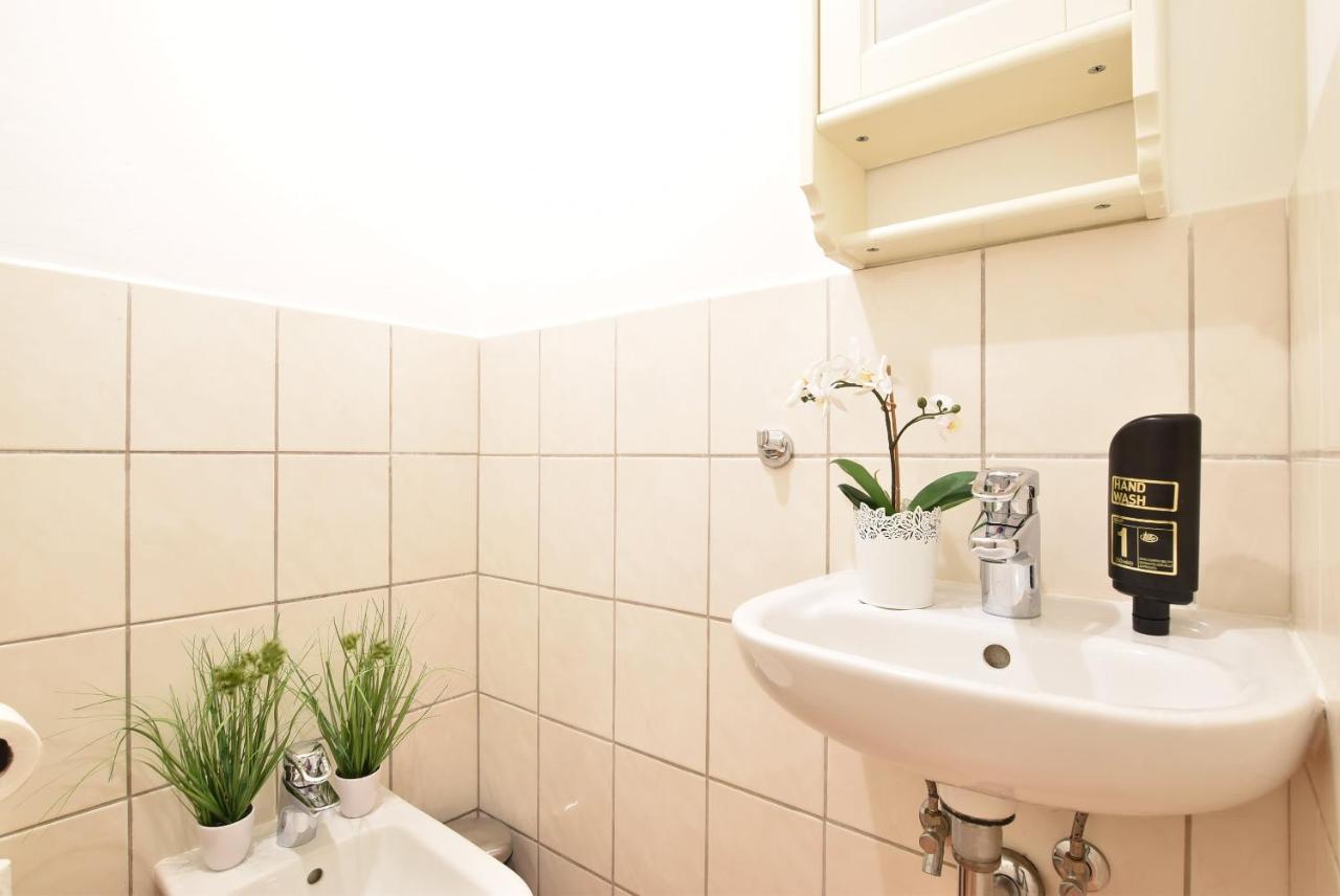 Riesiges Zentrales Apartment Mit Parkplatz Инсбрук Экстерьер фото
